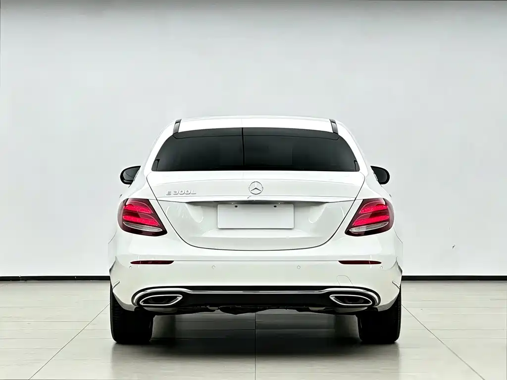 Mercedes-Benz E-Class 2017 — фото 15