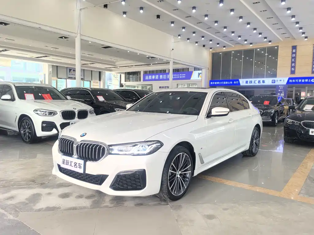 BMW 5 Series 2022 — фото 1
