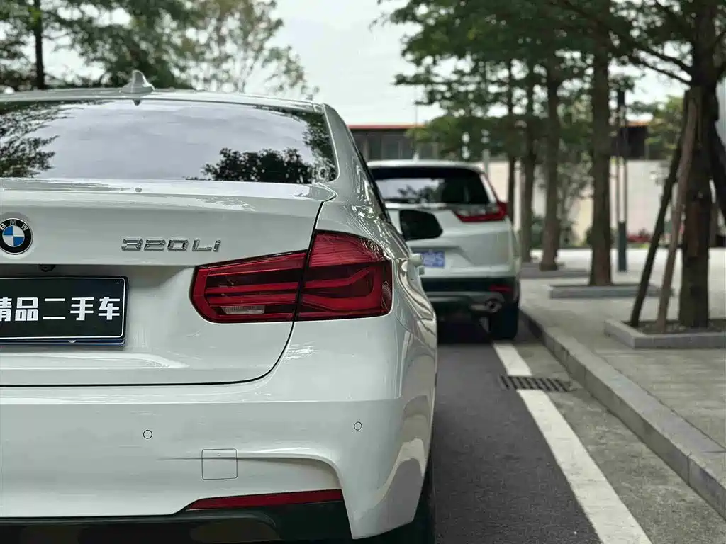 BMW 3 Series 2017 — фото 8