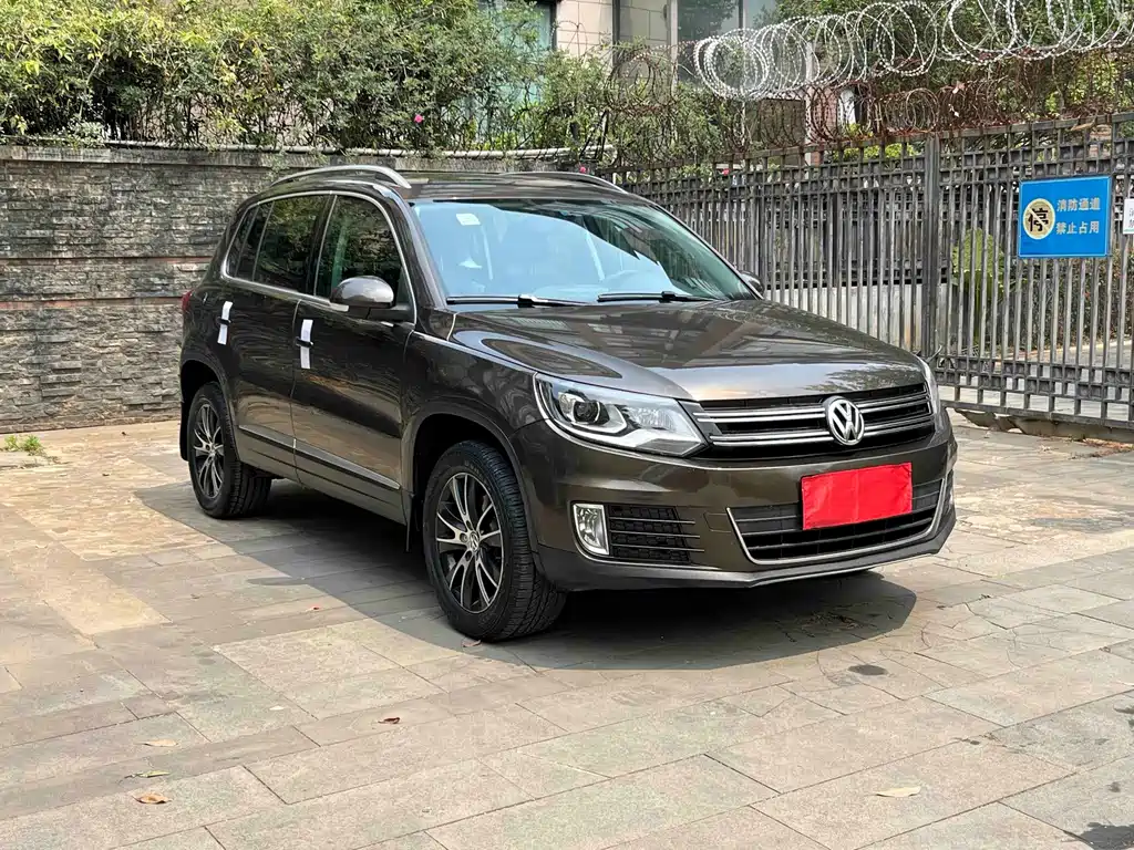 Volkswagen Tiguan 2015 — фото 3