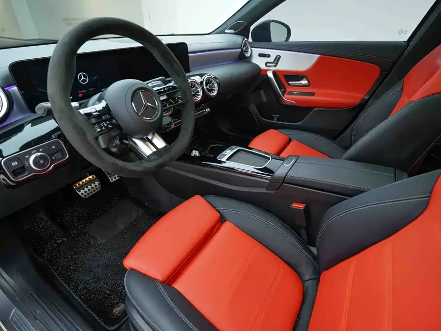 Mercedes-Benz A-Class AMG 2024 — фото 9