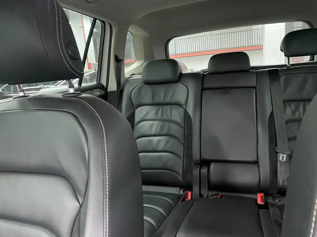 Volkswagen Tiguan L 2018 — фото 10