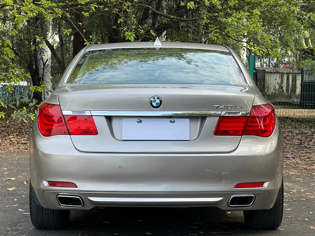 BMW 7 Series 2011 — фото 5