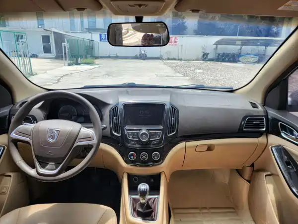 Baojun 730 2015
