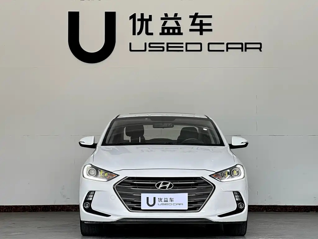 Hyundai Elantra 2019 — фото 2