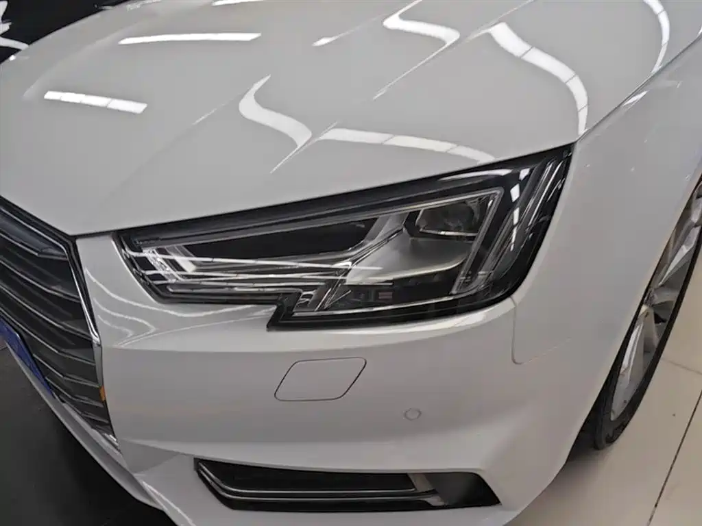 Audi A4L 2018 — фото 24