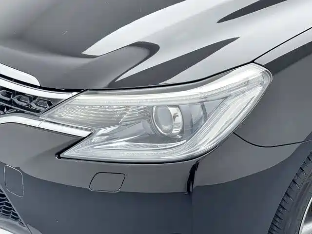 Toyota Reiz 2015 — фото 19