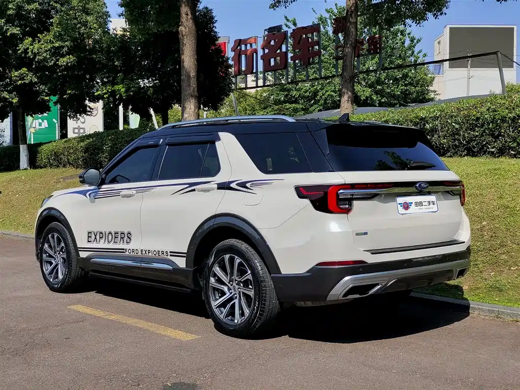 Ford Explorer 2022 — фото 4