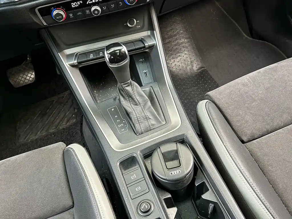 Audi Q3 2019 — фото 16