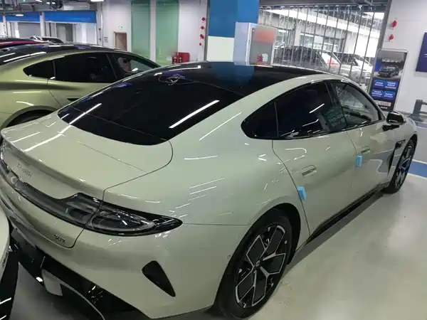 Xiaomi SU7 2025