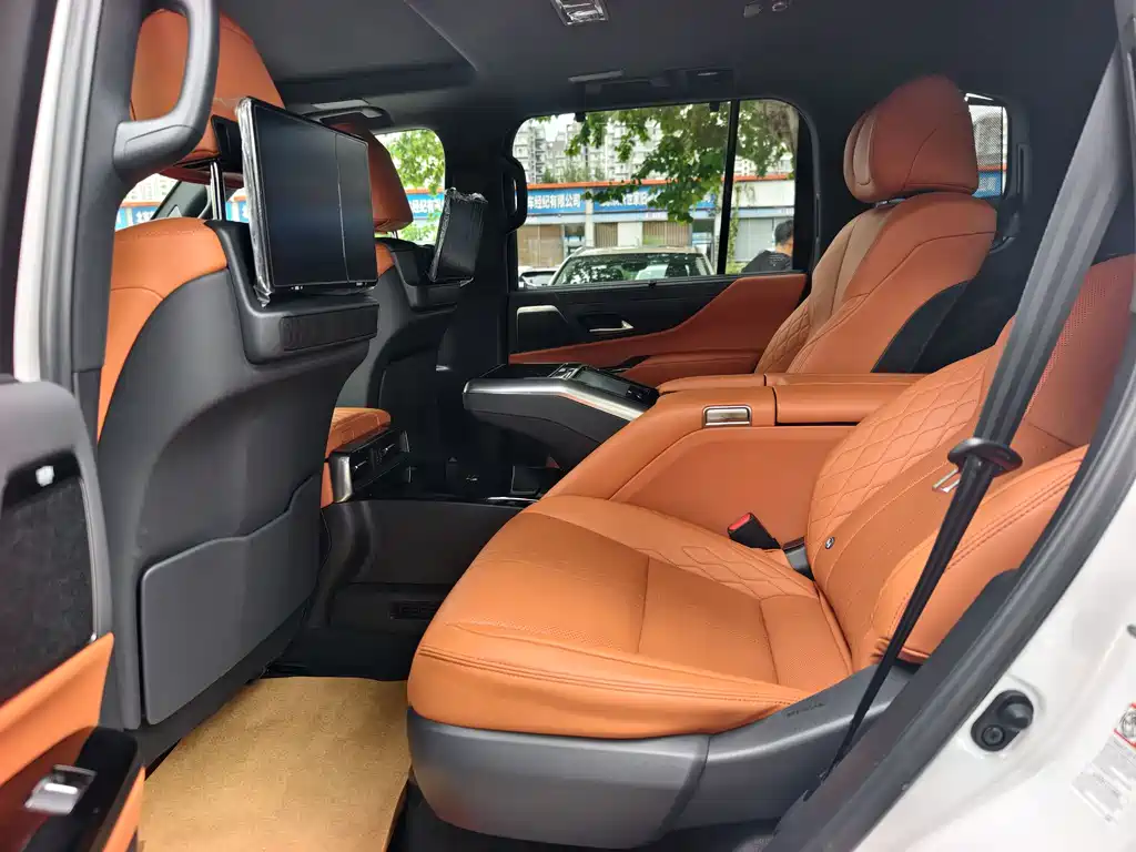 Lexus LX 2023 — фото 15