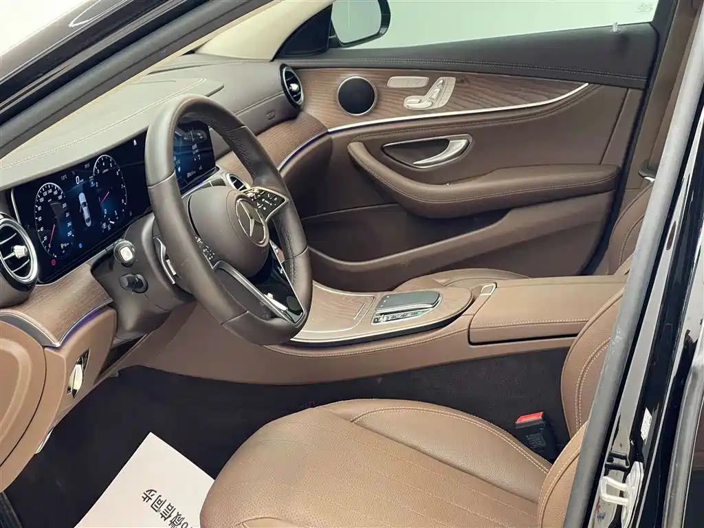 Mercedes-Benz E-Class 2023 — фото 13