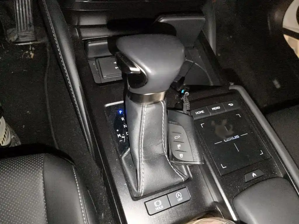 Lexus ES 2020