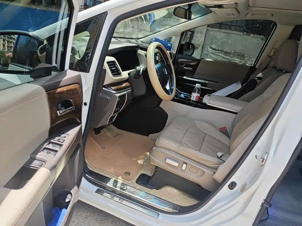 Honda Odyssey 2017 — фото 14