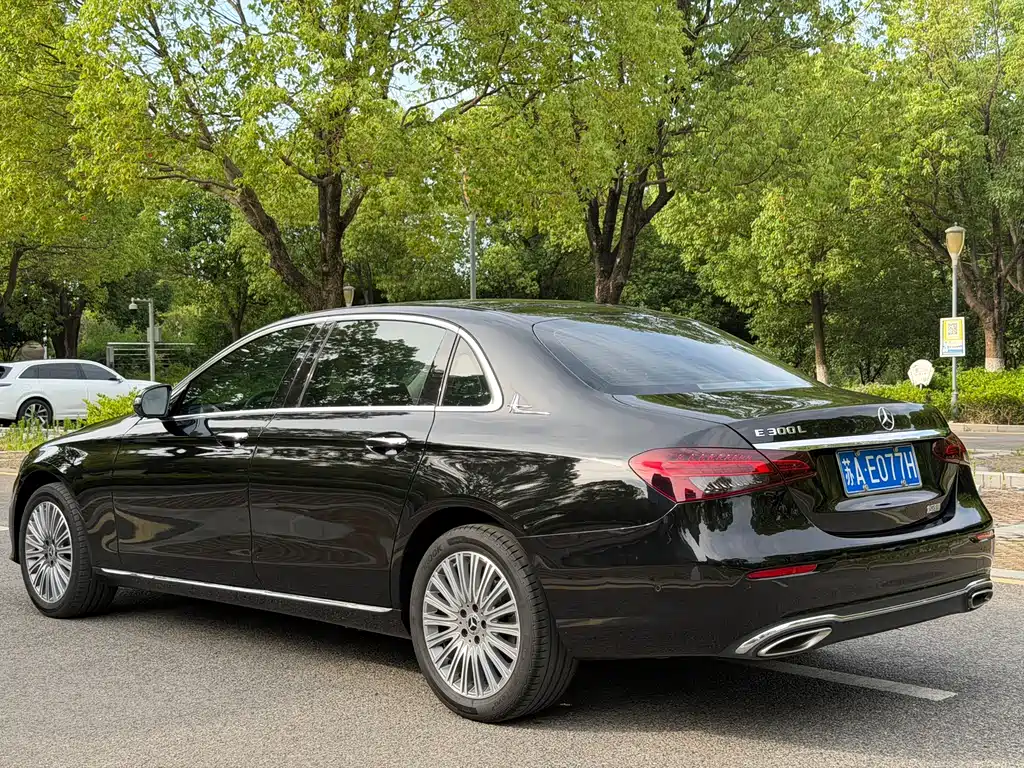 Mercedes-Benz E-Class 2022 — фото 22