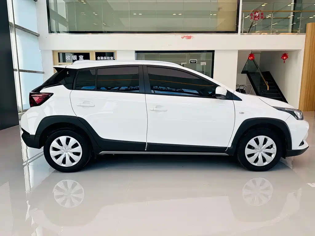 Toyota Yaris L 2022
