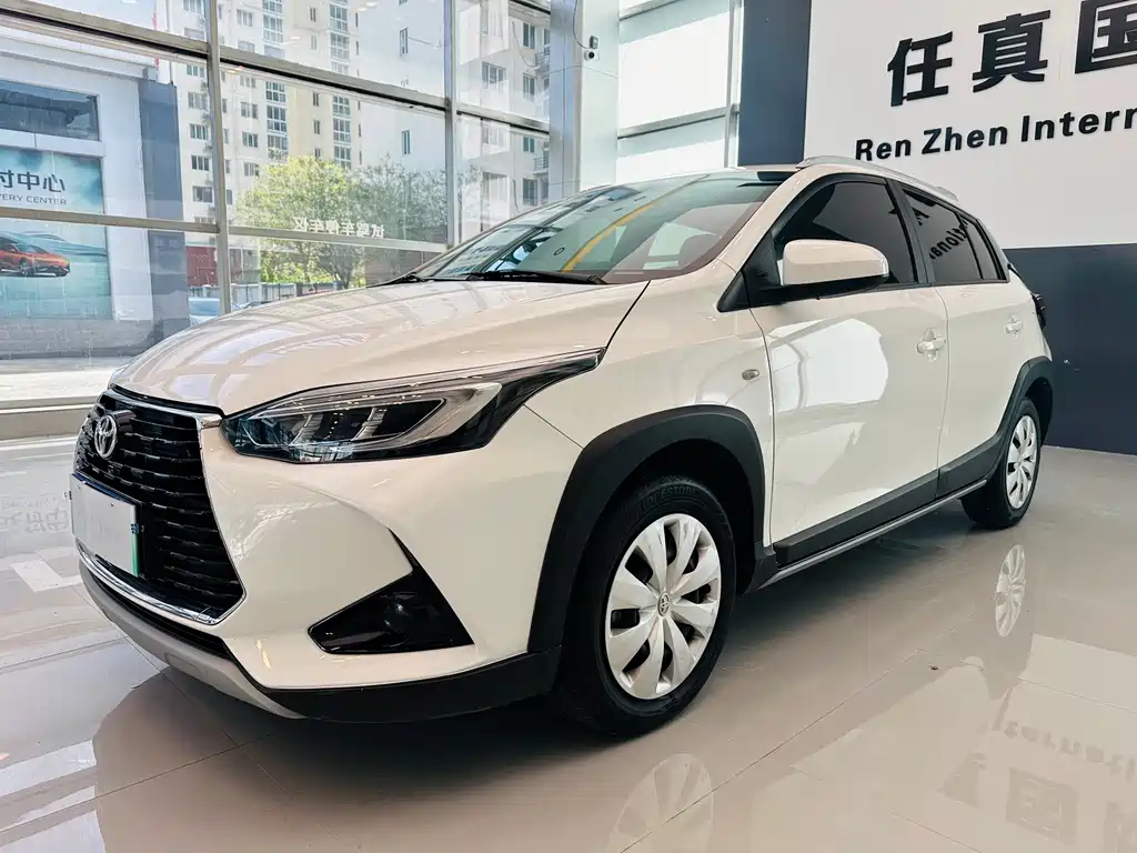 Toyota Yaris L 2022