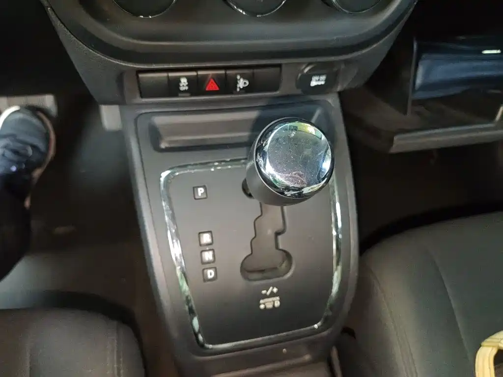 Jeep Compass 2015 — фото 7