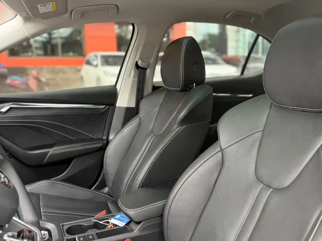 Skoda Octavia 2022 — фото 17