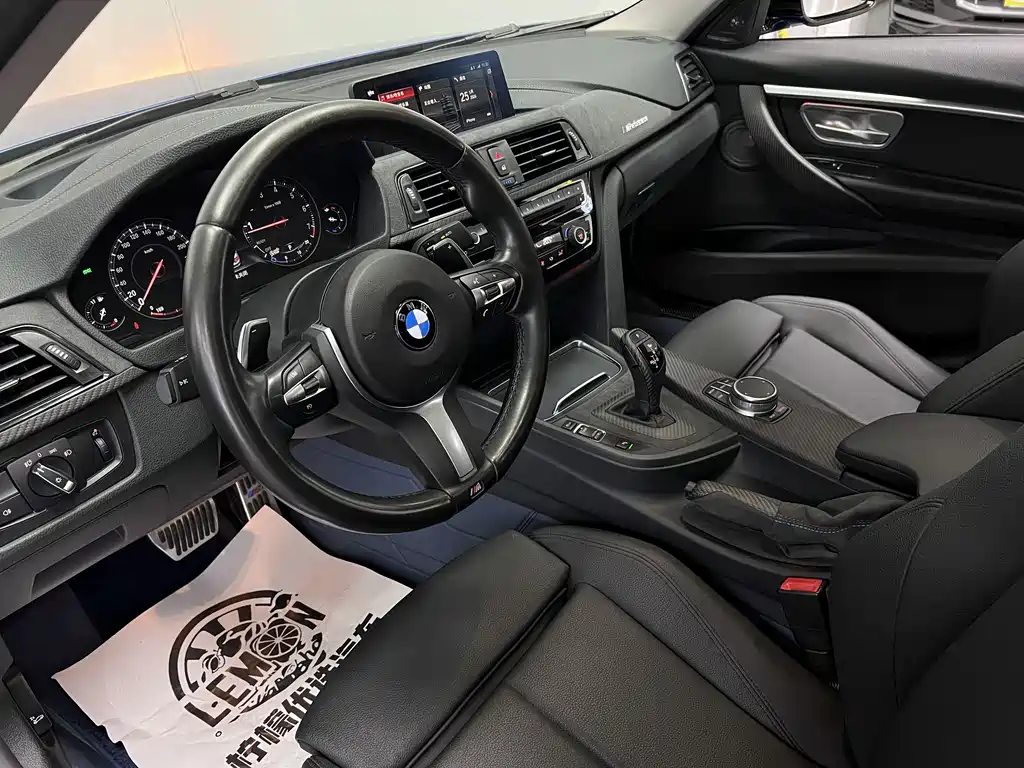 BMW 3 Series 2017 — фото 30
