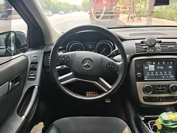 Mercedes-Benz R-Class 2016