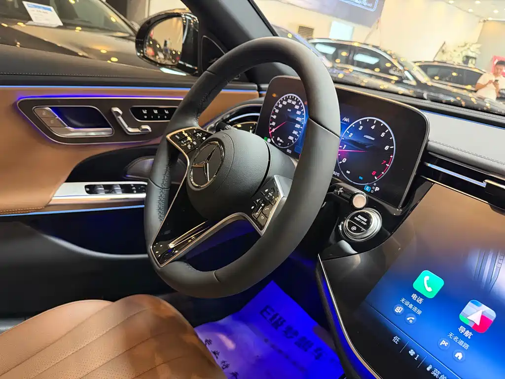 Mercedes-Benz E-Class 2024 — фото 17