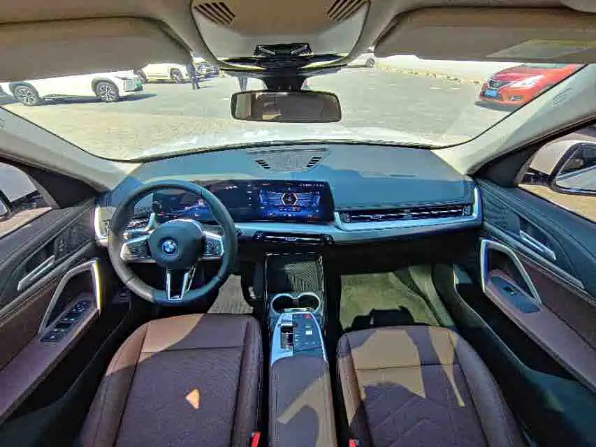 BMW iX1 2024