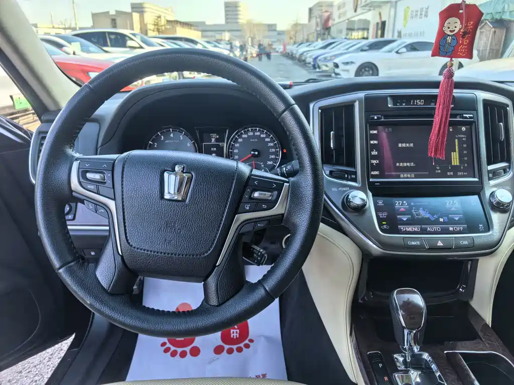 Toyota Crown 2018 — фото 10