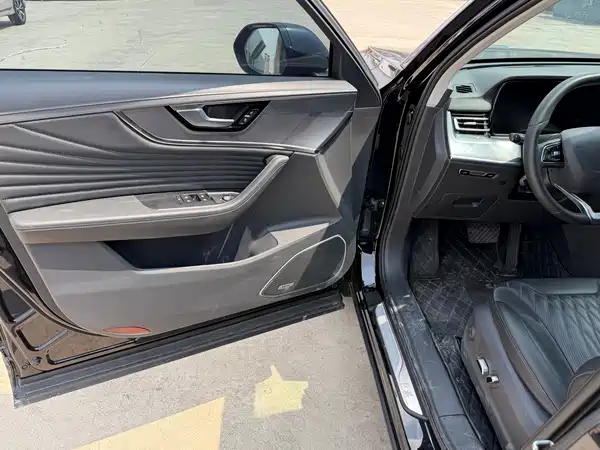 Hongqi HS5 2023