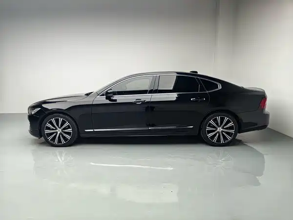 Volvo S90 2022