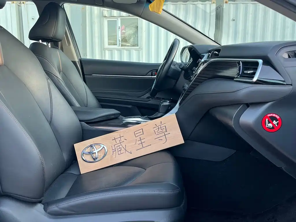 Toyota Camry 2019 — фото 36