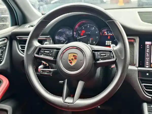 Porsche Macan 2022
