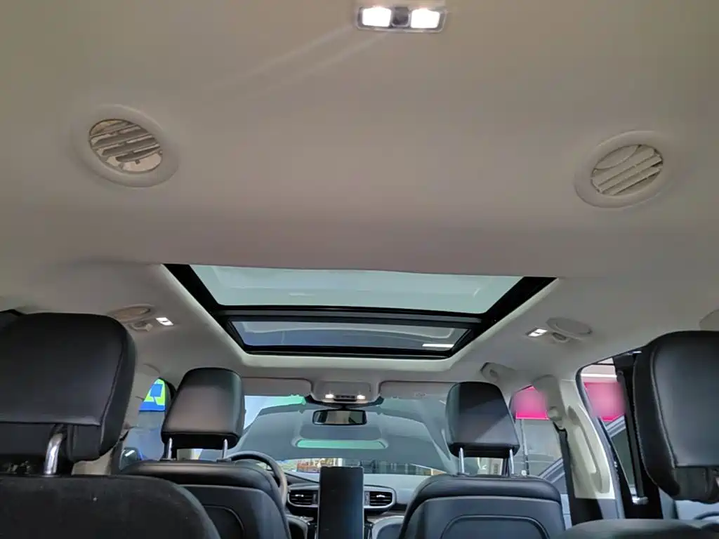 Ford Explorer 2021 — фото 18