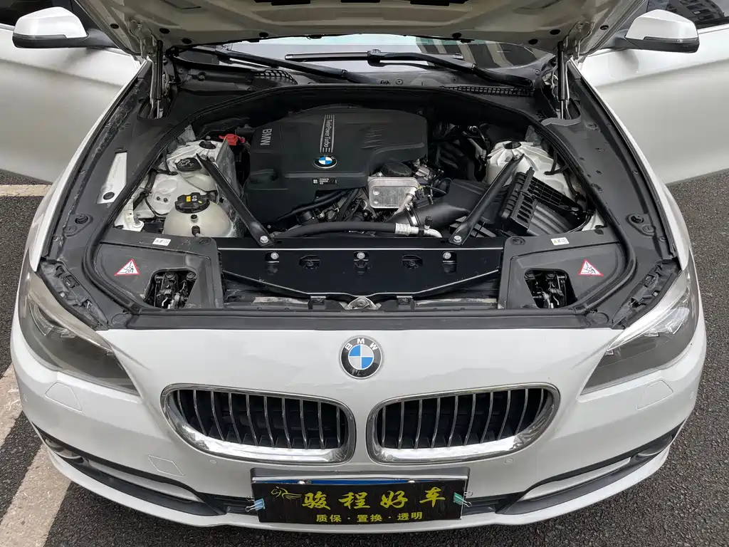 BMW 5 Series 2015 — фото 10