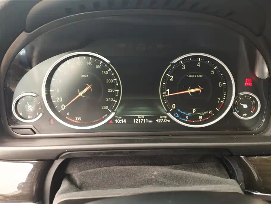 BMW 5 Series 2016 — фото 14
