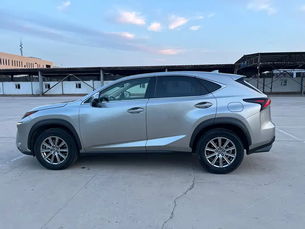 Lexus NX 2018 — фото 35