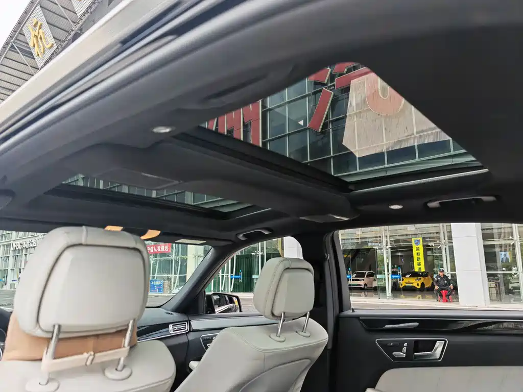 Mercedes-Benz E-Class 2014 — фото 20
