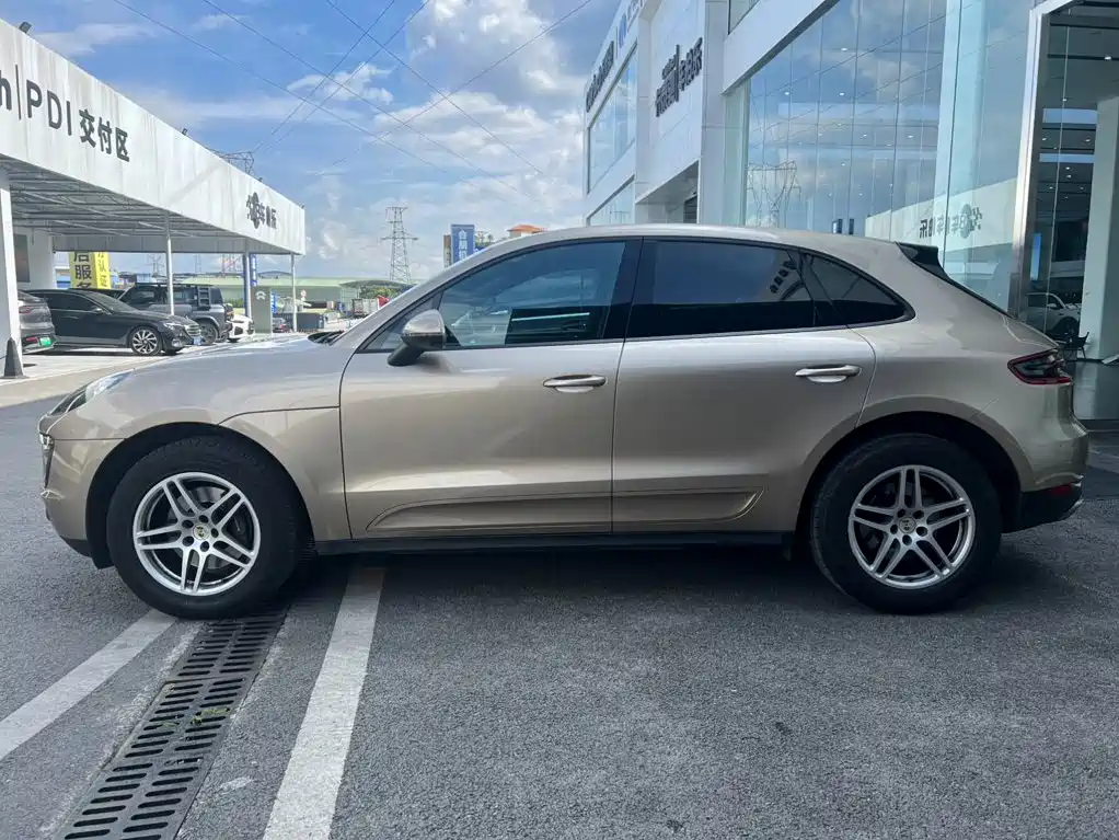 Porsche Macan 2017 — фото 7