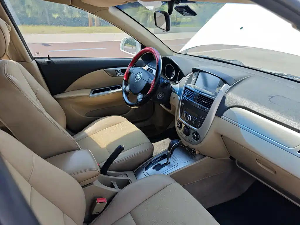 Buick Excelle 2014 — фото 11