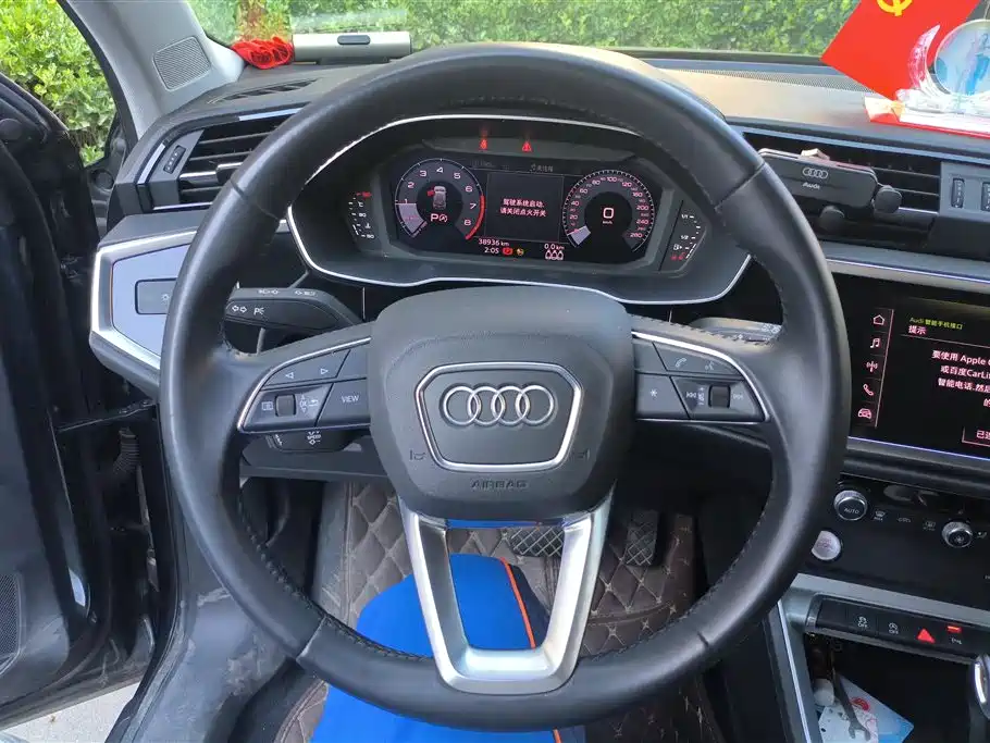 Audi Q3 2021 — фото 15
