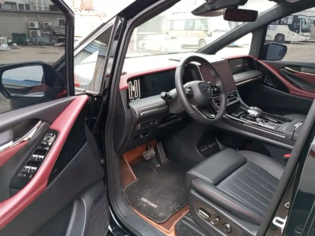 GAC Motor Trumpchi M8 2025 — фото 16
