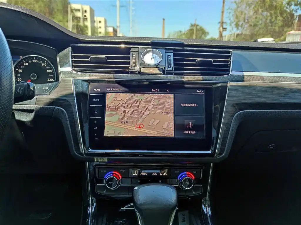 Volkswagen Phideon 2018 — фото 13