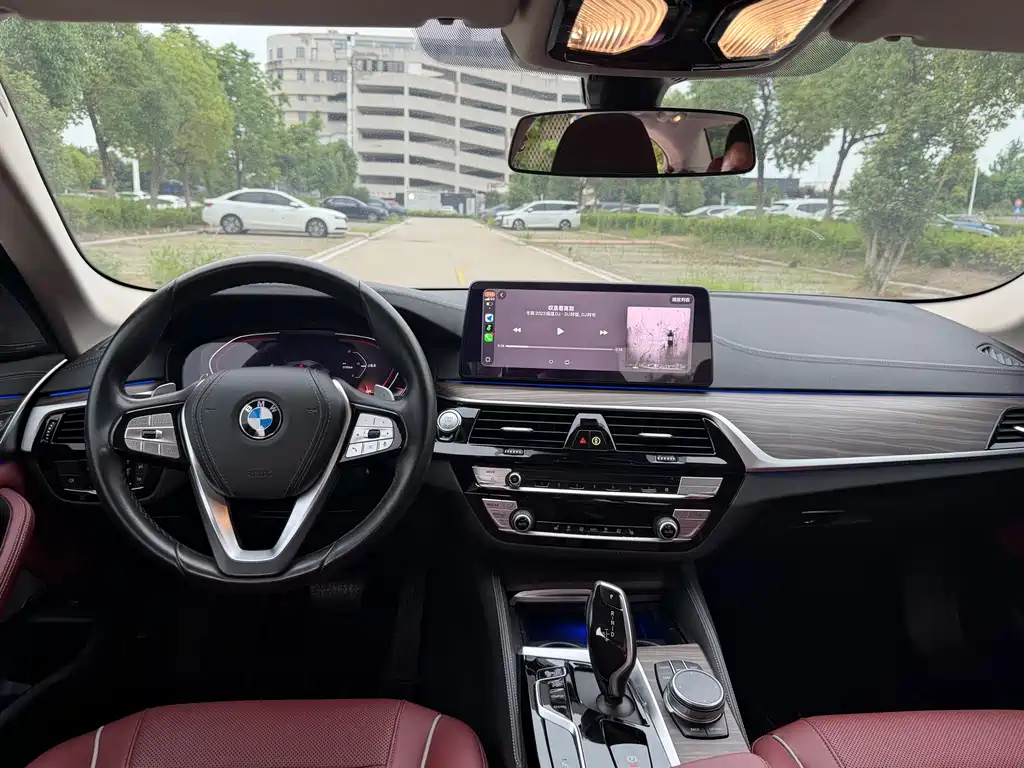 BMW 5 Series 2023 — фото 13