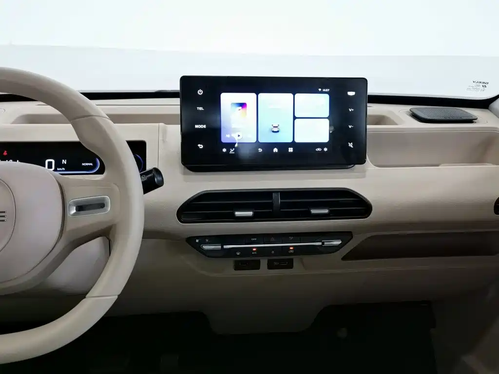 Geely Galaxy Panda 2025 — фото 12