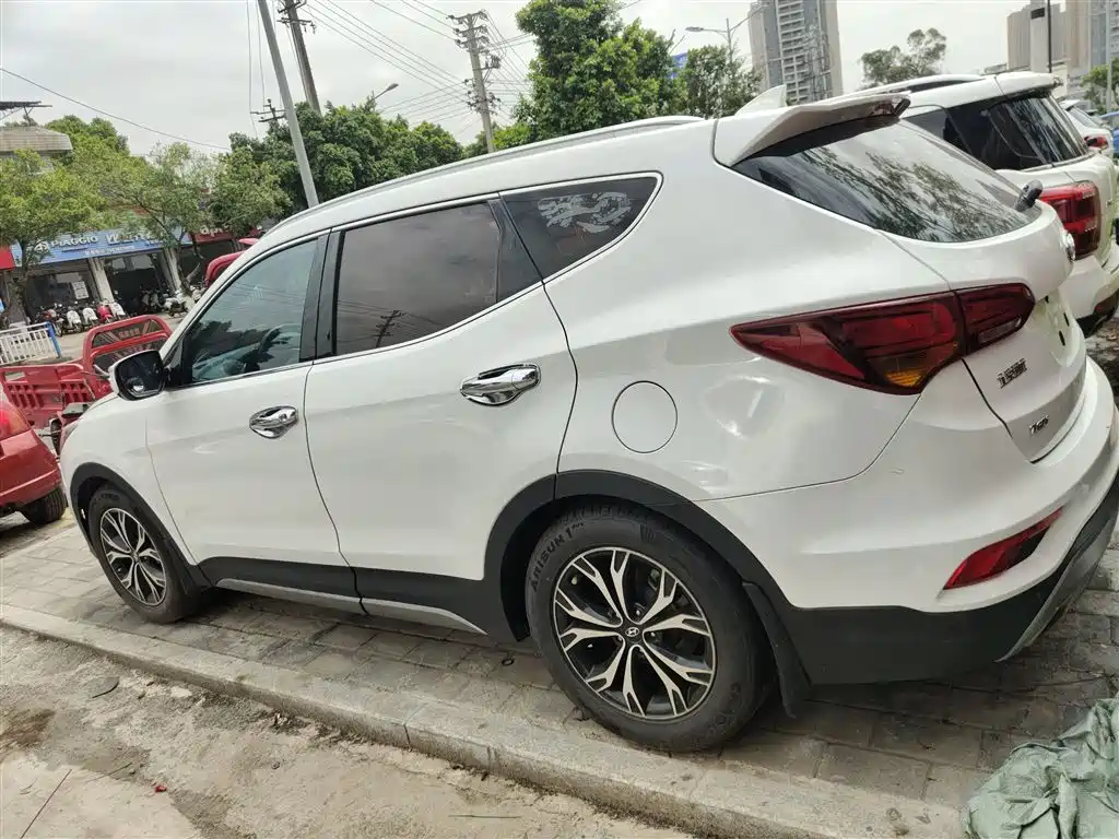 Hyundai Santa Fe 2018 — фото 6