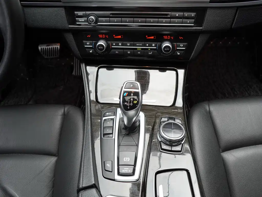 BMW 5 Series 2013 — фото 10