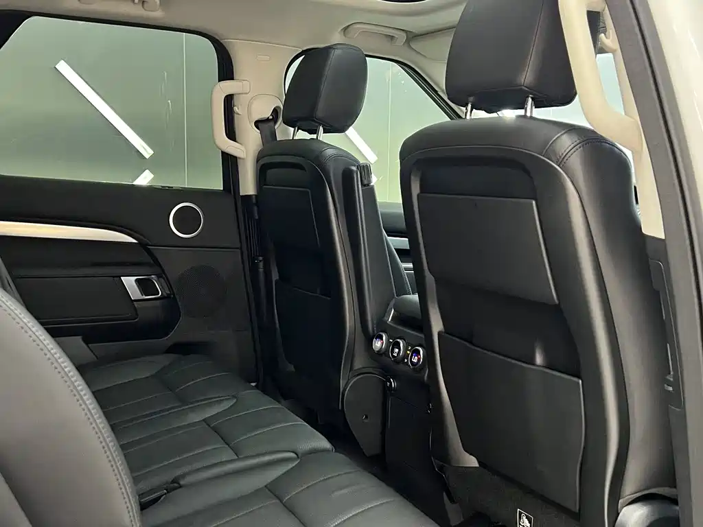Land Rover Discovery 2020 — фото 13