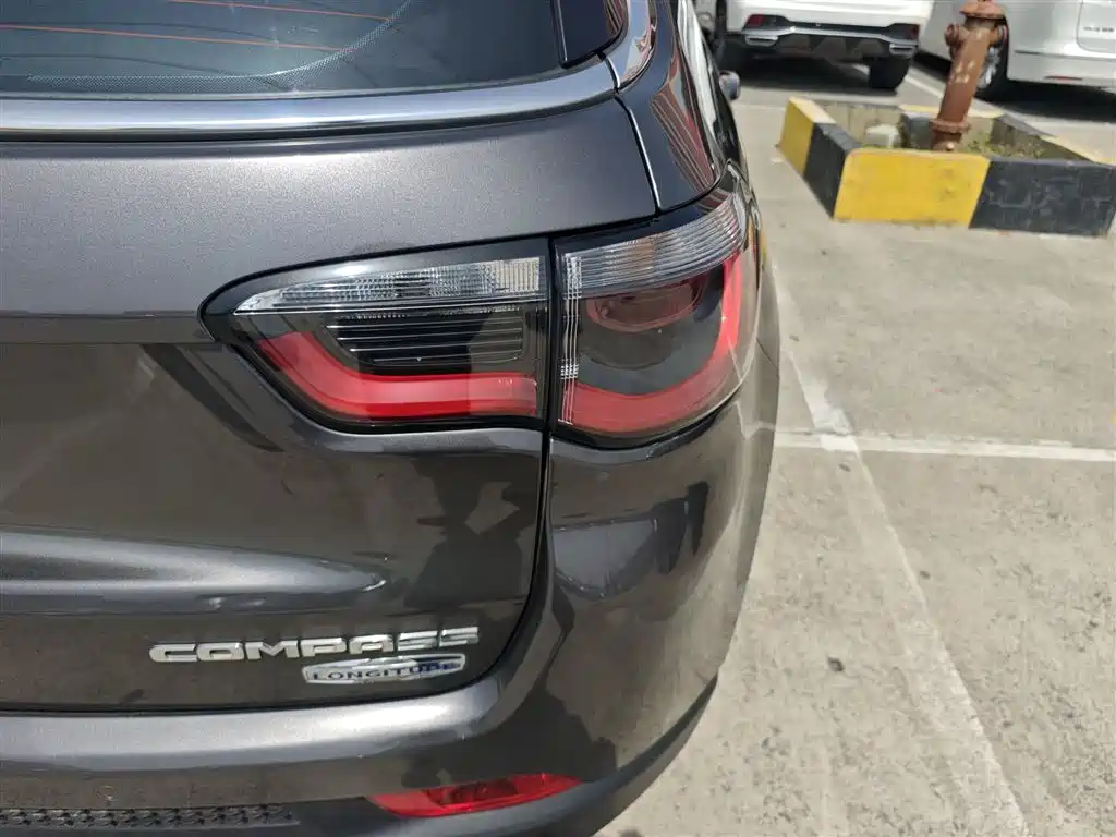 Jeep Compass 2018 — фото 24