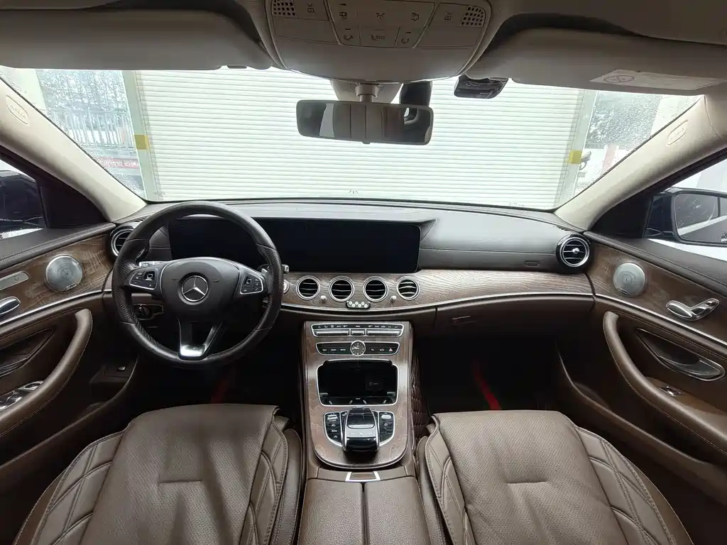 Mercedes-Benz E-Class 2018 — фото 13