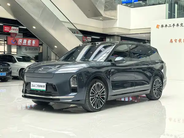 NIO ES8 2025
